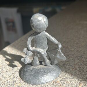 Vintage Hunter Pewter People: Boy with kite